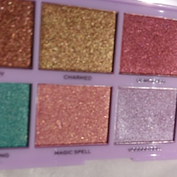 ULTA REVOLUTION UNDER YOUR SPELL EYESHADOW PALETTE - Picture 5 of 8